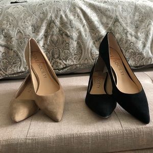 Yep pairs of sole society suede pumps.